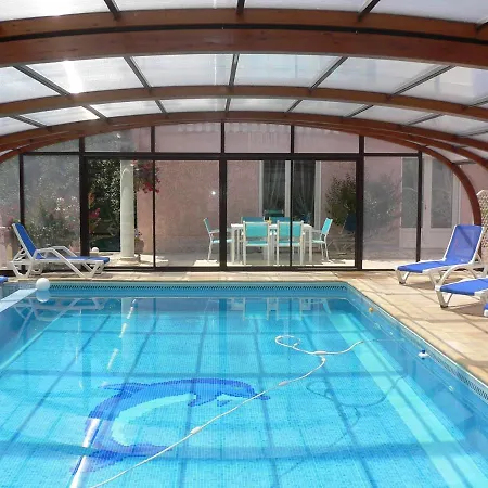 Spacieux à - Vue Sur Piscine - 90m² *