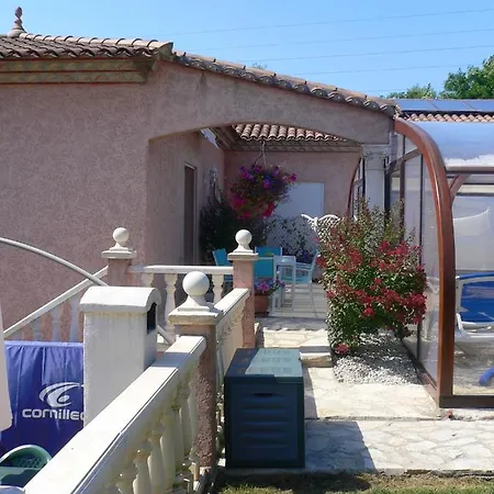 Spacieux à - Vue Sur Piscine - 90m² *