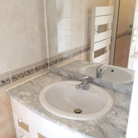 Spacieux à - Vue Sur Piscine - 90m² Appartamento *