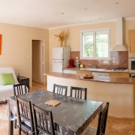 Spacieux A - Vue Sur Piscine - 90m²