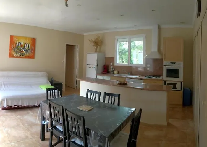 Spacieux A - Vue Sur Piscine - 90m² Μπεζιέ