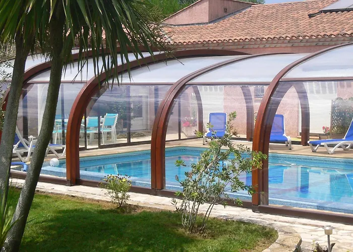 Spacieux A - Vue Sur Piscine - 90m² * Μπεζιέ
